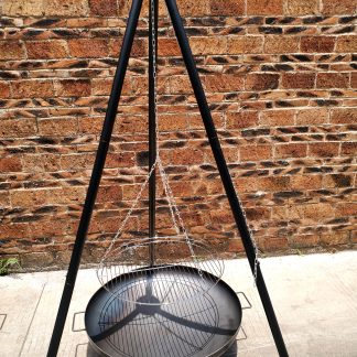 Tripod for outdoor fire pit or BBQ; round grill shell suitable for use in gardens or terraces; extra-large size.WF-75038R