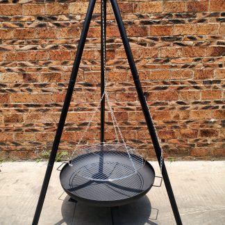 Tripod for outdoor fire pit or BBQ; round grill shell suitable for use in gardens or terraces; extra-large size.WF-75038T