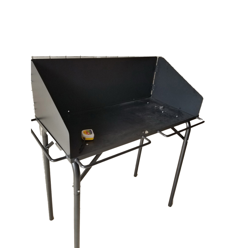 Outdoor garden grill