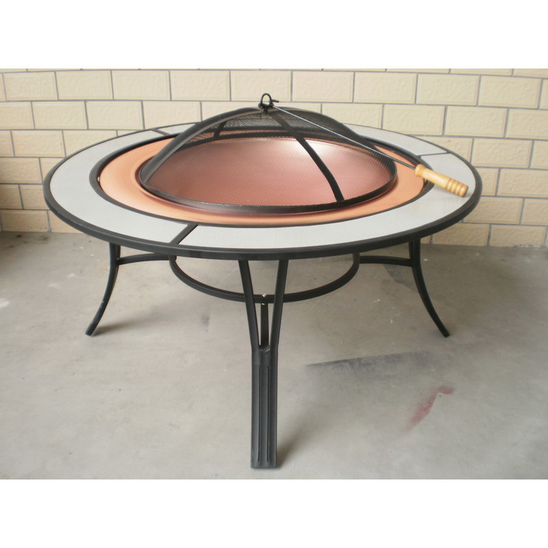 Foyer rond avec table en acier